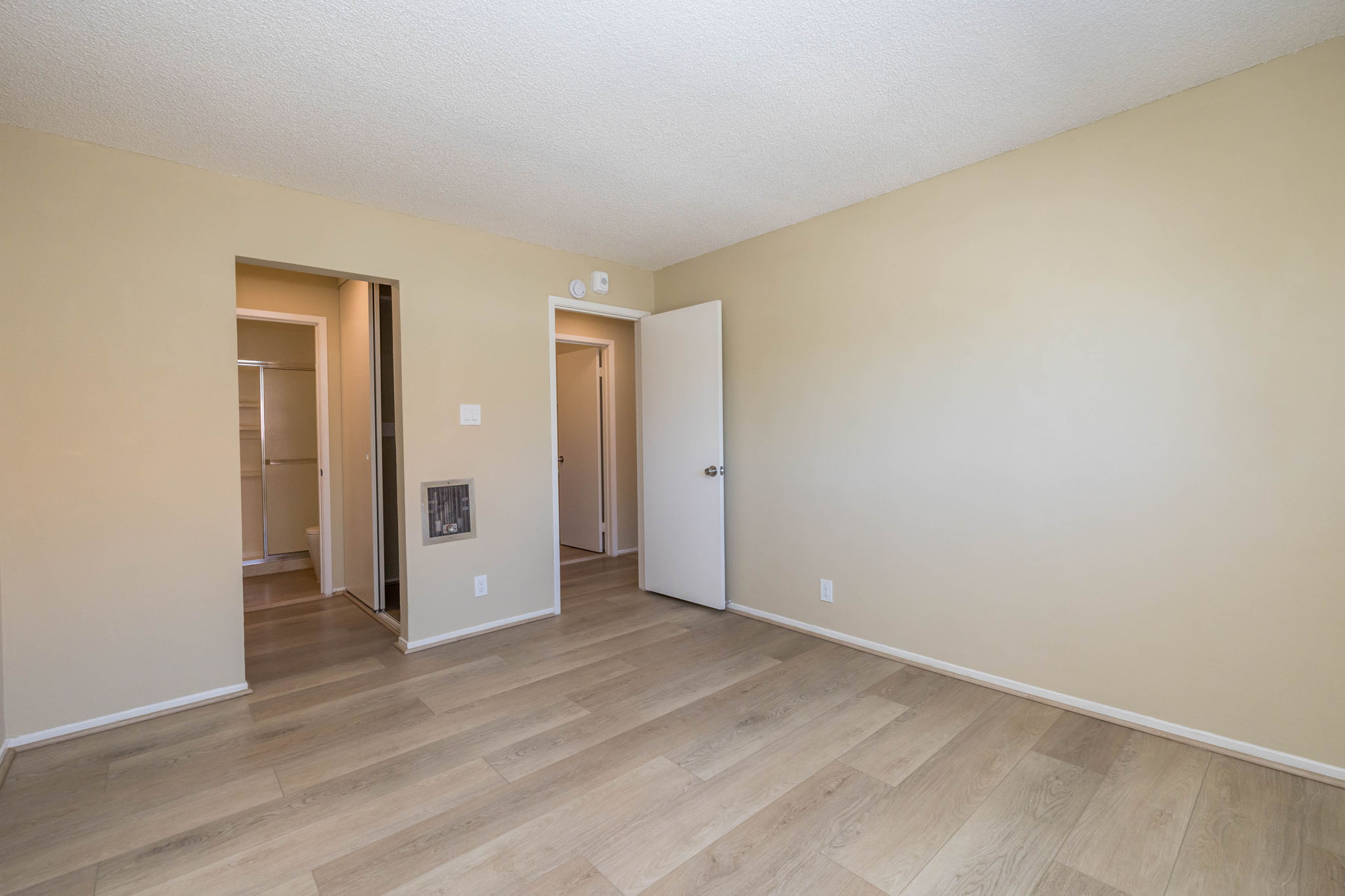 345 MacArthur #301 Gallery Image #7