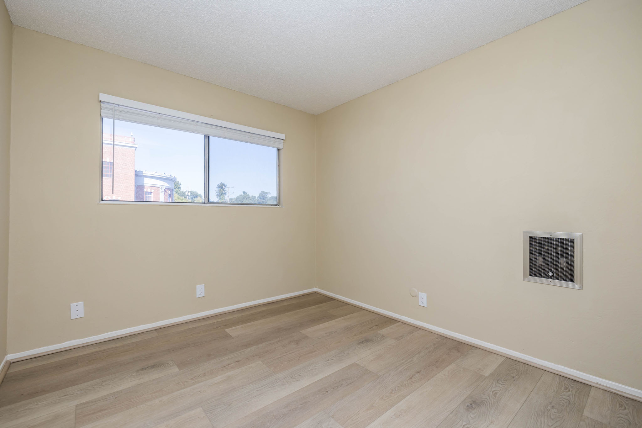 345 MacArthur #301 Gallery Image #10