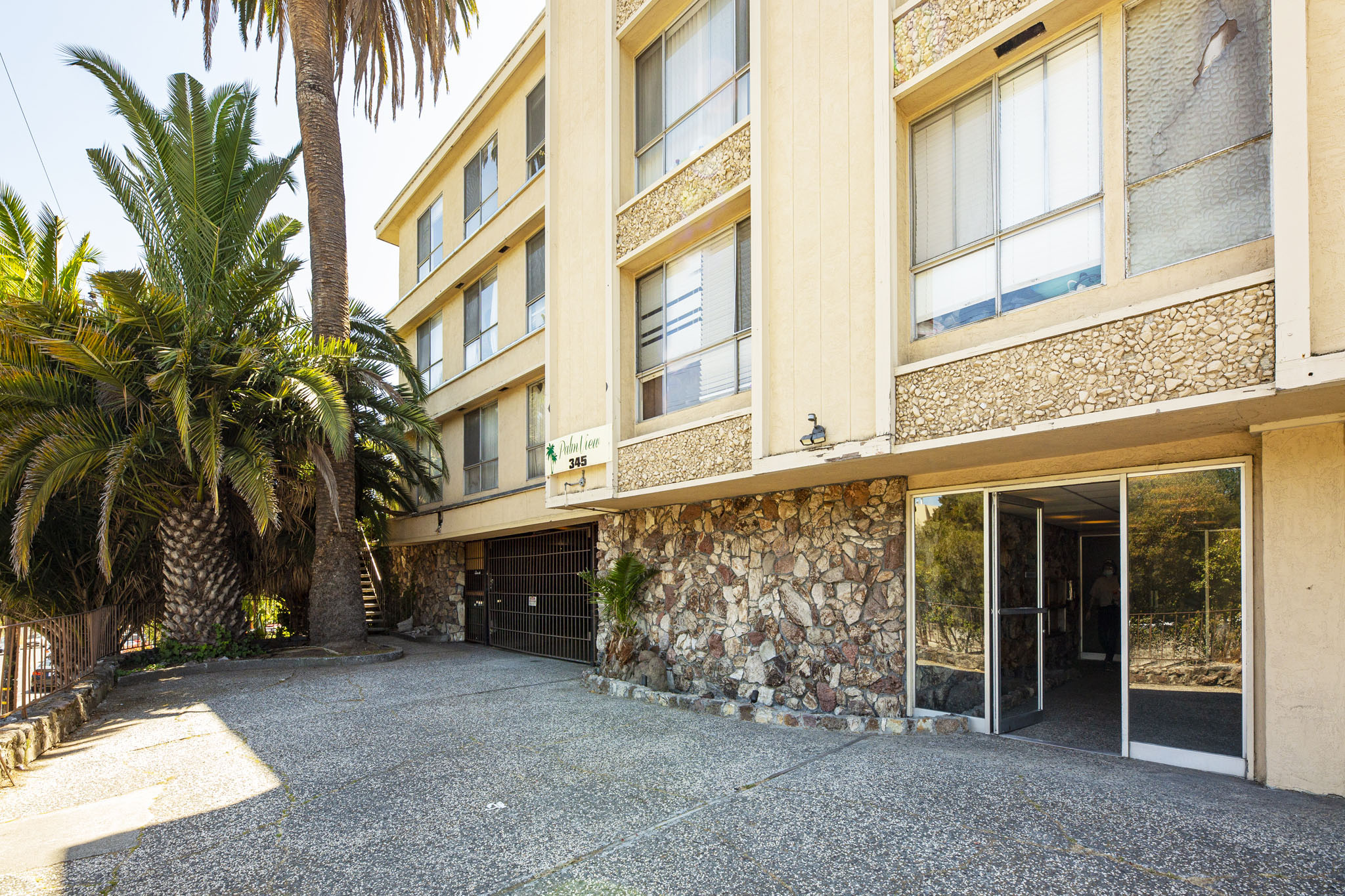 345 MacArthur #301 Gallery Image #14