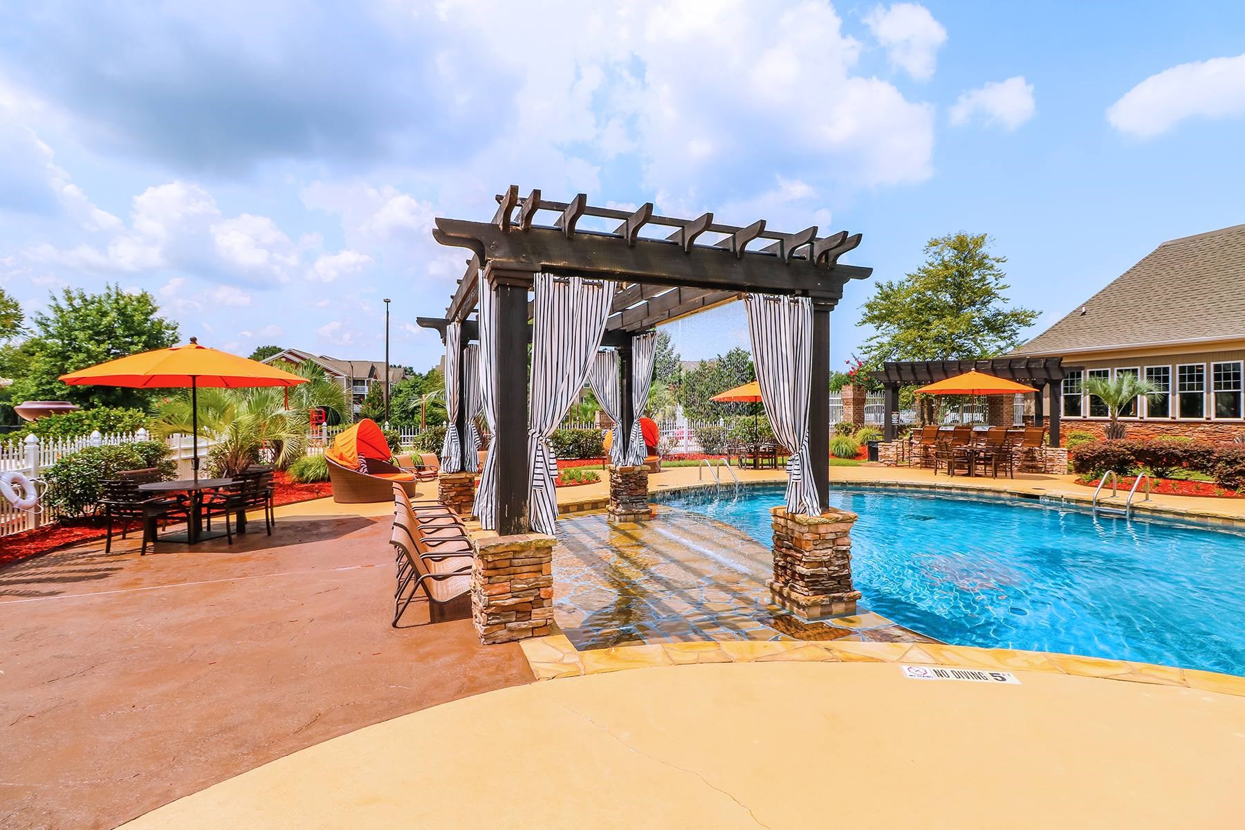 Coldwater Creek Apartments 2 X 2 w/ FIREPLACE/Washer/Dryer Springview