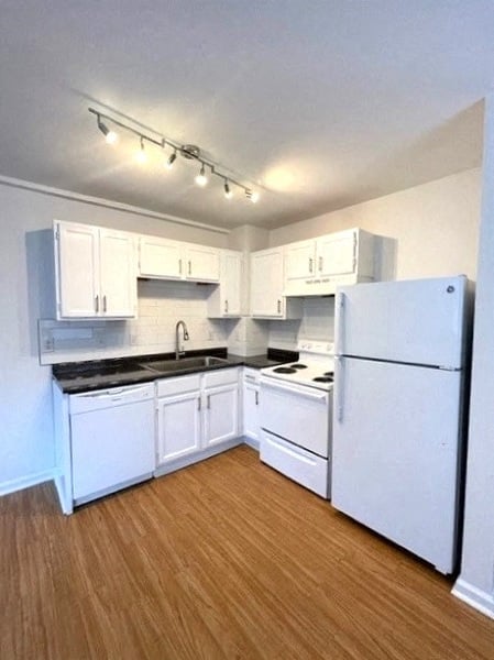 212 Red Cross Street – Apartment A |*$300 Deposit| First FULL month Free with a 13 month lease