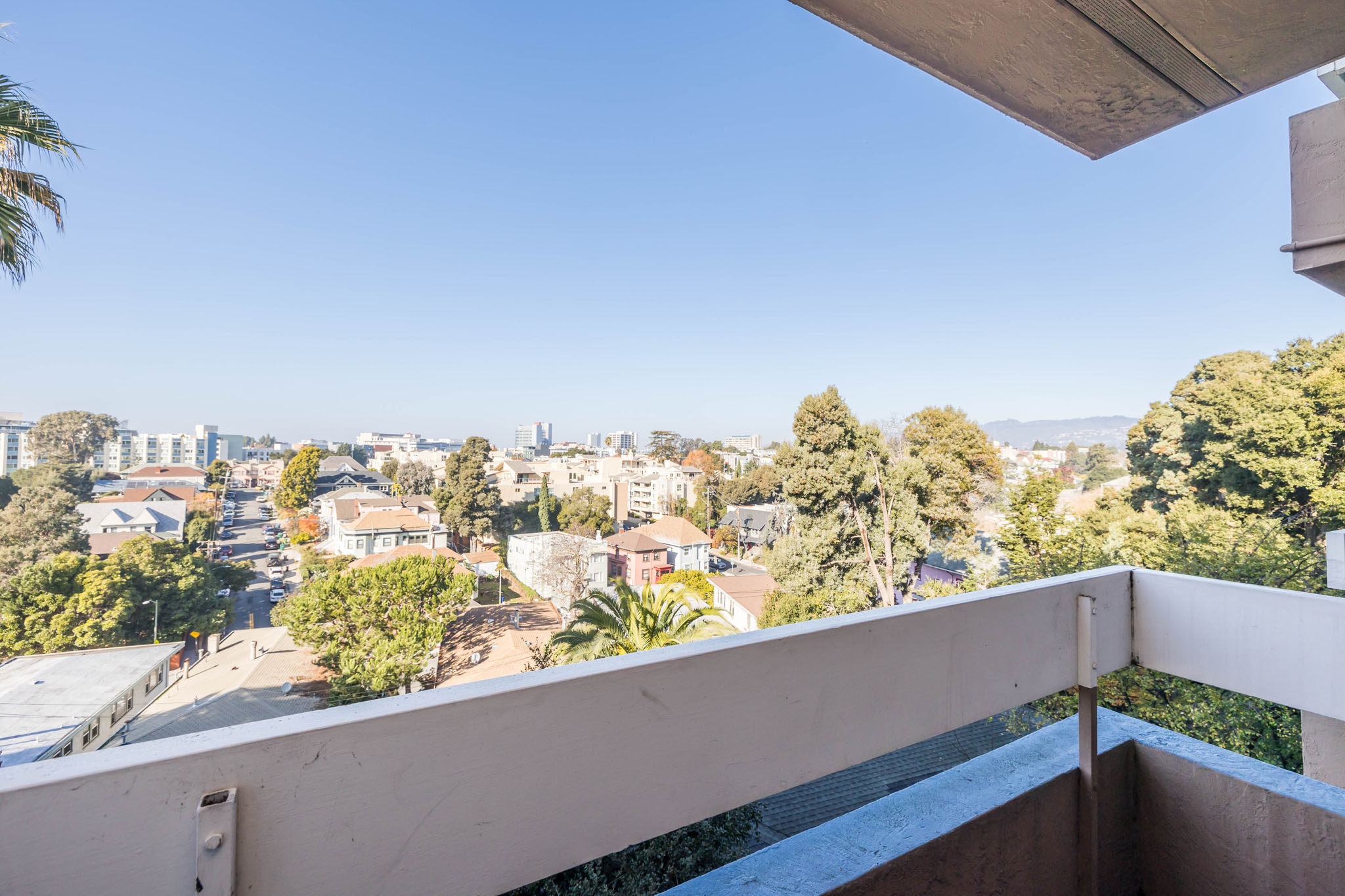 257 Vernon #218 Gallery Image #1