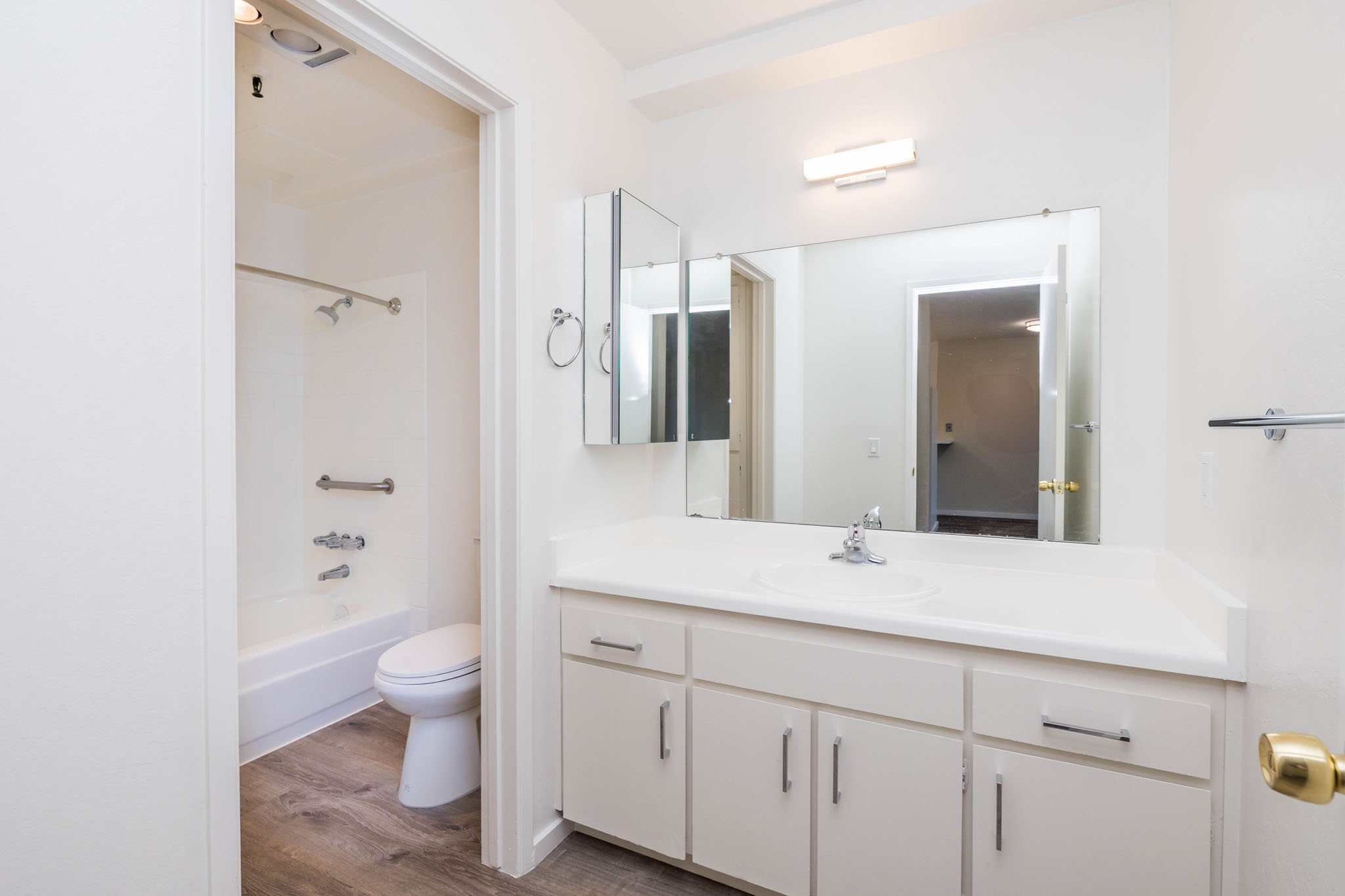 257 Vernon #218 Gallery Image #8