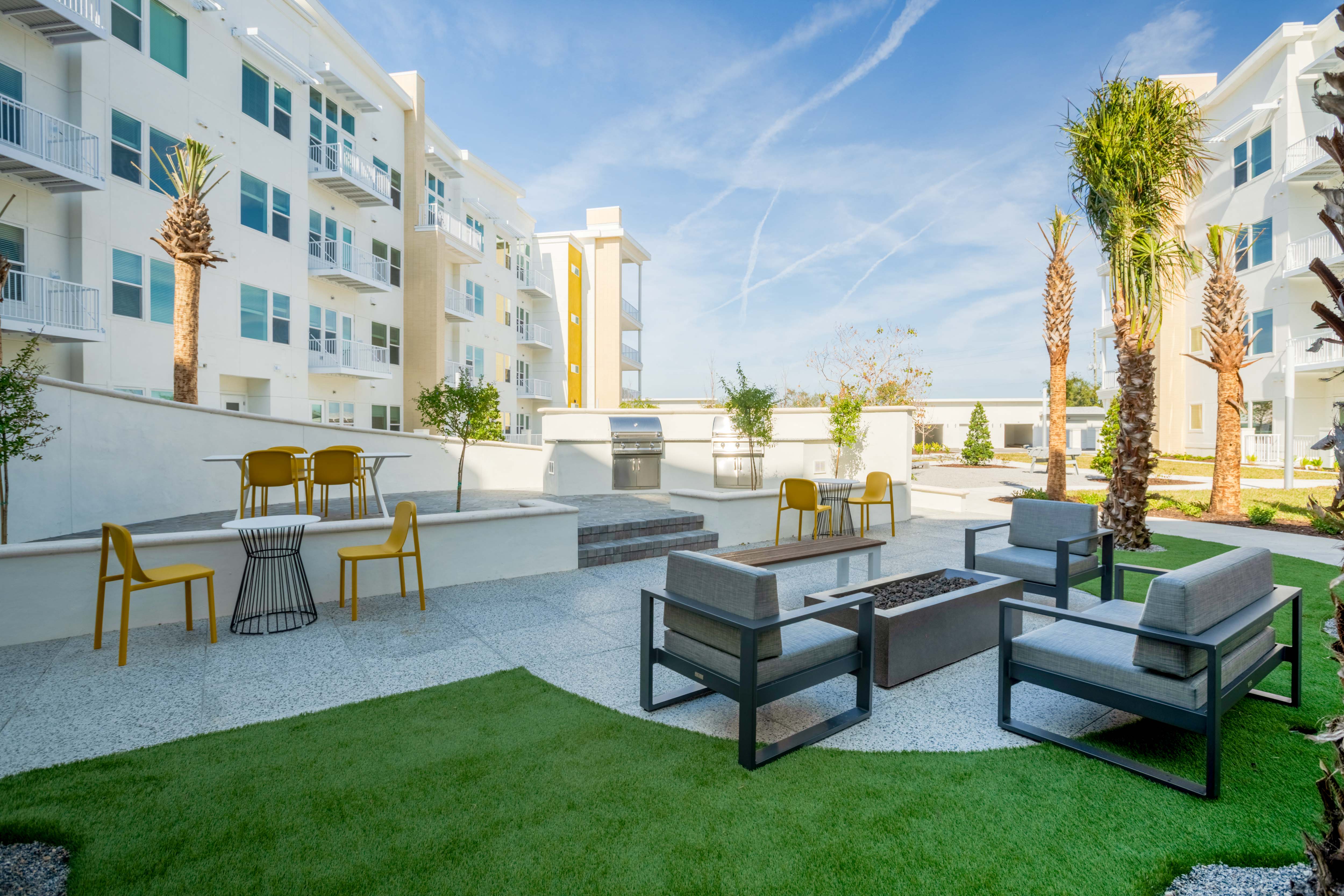 Courtyard Cirrus Apartments