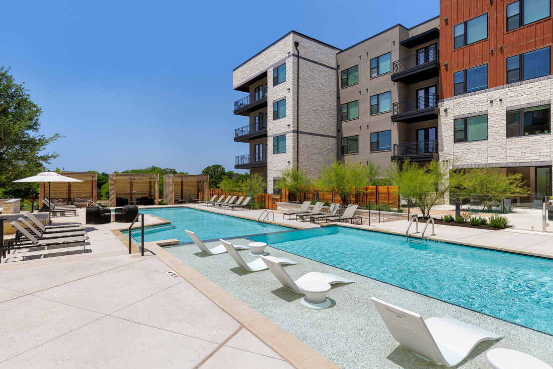 Luxury Pool