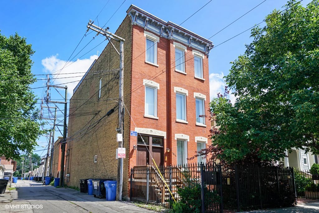 1311 N. Damen Ave. 1311 N. Damen Ave., Chicago, IL 60622 - Leasing by Cross Street