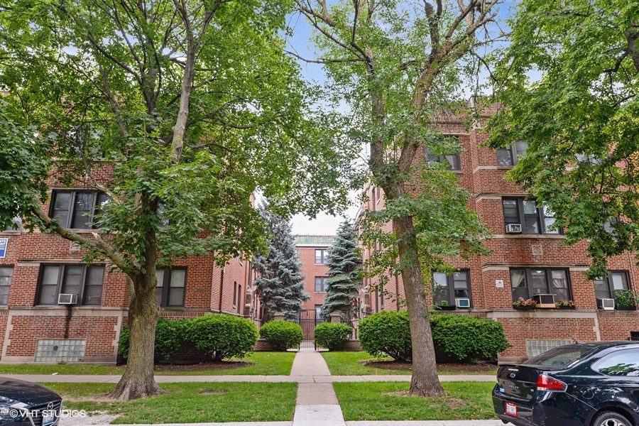 4853-59 N. Wolcott Ave. 4853-59 N. Wolcott Ave., Chicago, IL 60640 Lincoln Square - Leasing by Cross Street