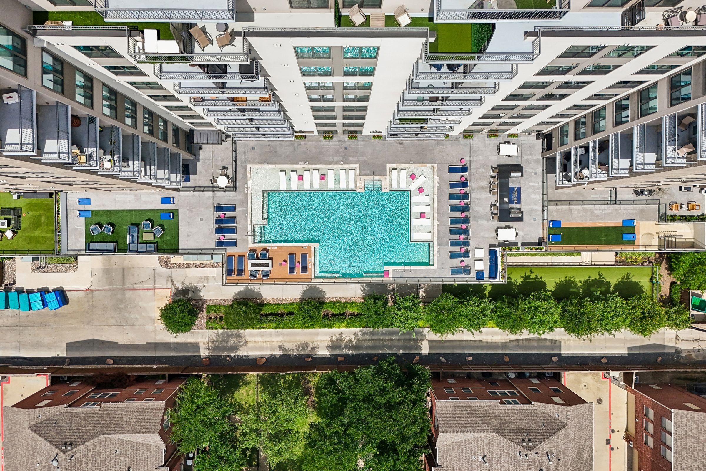 Residence At The Grove apartment photo