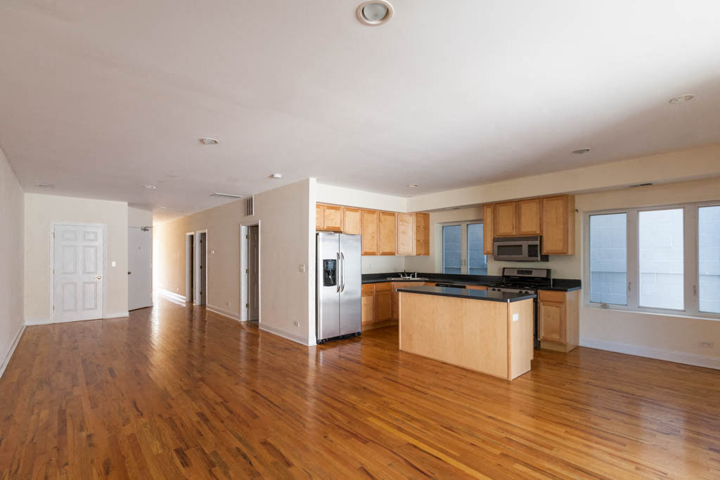1802 W. Belmont Ave. 1802 W. Belmont Ave., Chicago, IL 60657 Roscoe Village - Leasing by Cross Street