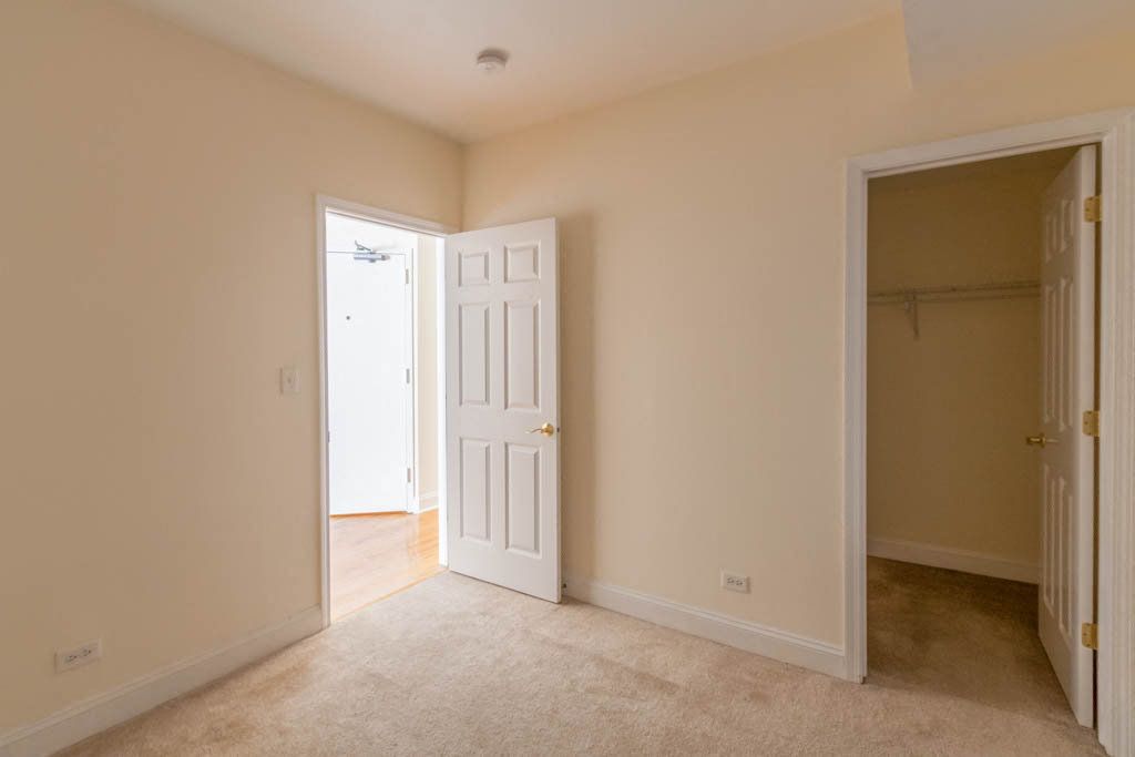 1802 W. Belmont Ave. 1802 W. Belmont Ave., Chicago, IL 60657 Roscoe Village - Leasing by Cross Street