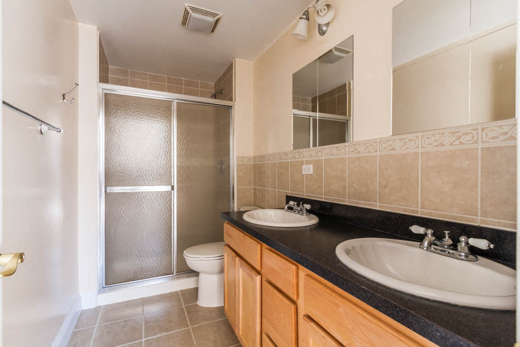 1802 W. Belmont Ave. 1802 W. Belmont Ave., Chicago, IL 60657 Roscoe Village - Leasing by Cross Street