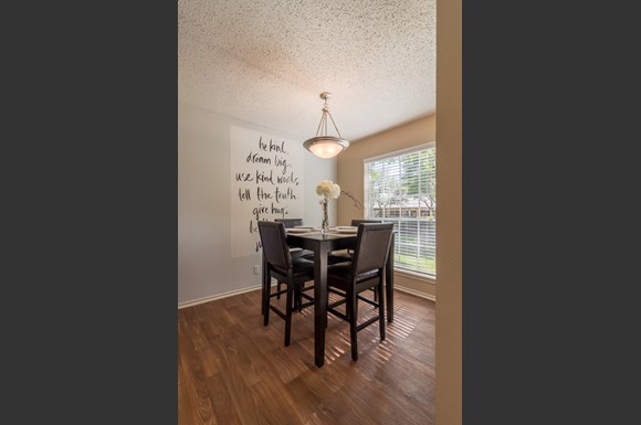 Frankford Flats Apartments (Dallas, TX): from $790 - RENTCafé