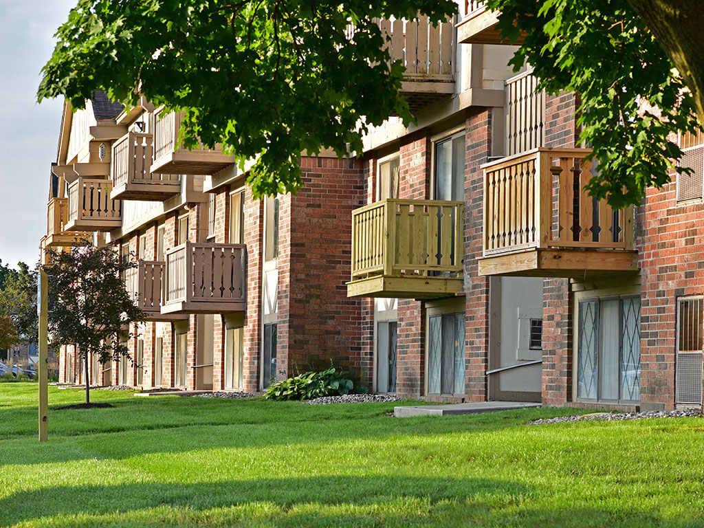 The Huntington Place Apartments in Essexville, MI Edward Rose & Sons
