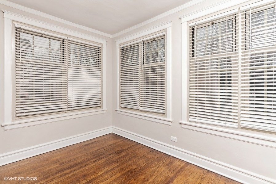 Sunroom at Ivy Promenade | Hyde Park Chicago Apartments near UChicago | 5447 S Woodlawn Ave