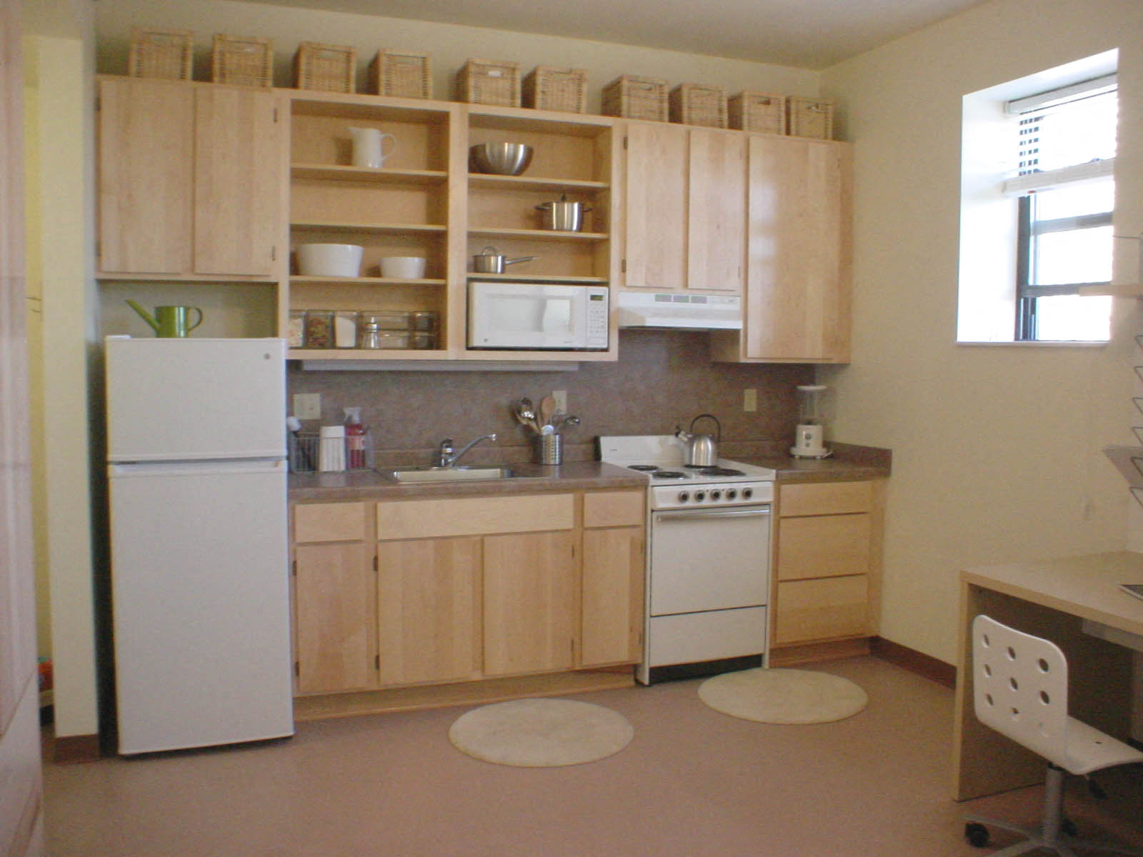 http://cdn.rentcafe.com/dmslivecafe/3/878333/Kitchen.jpg