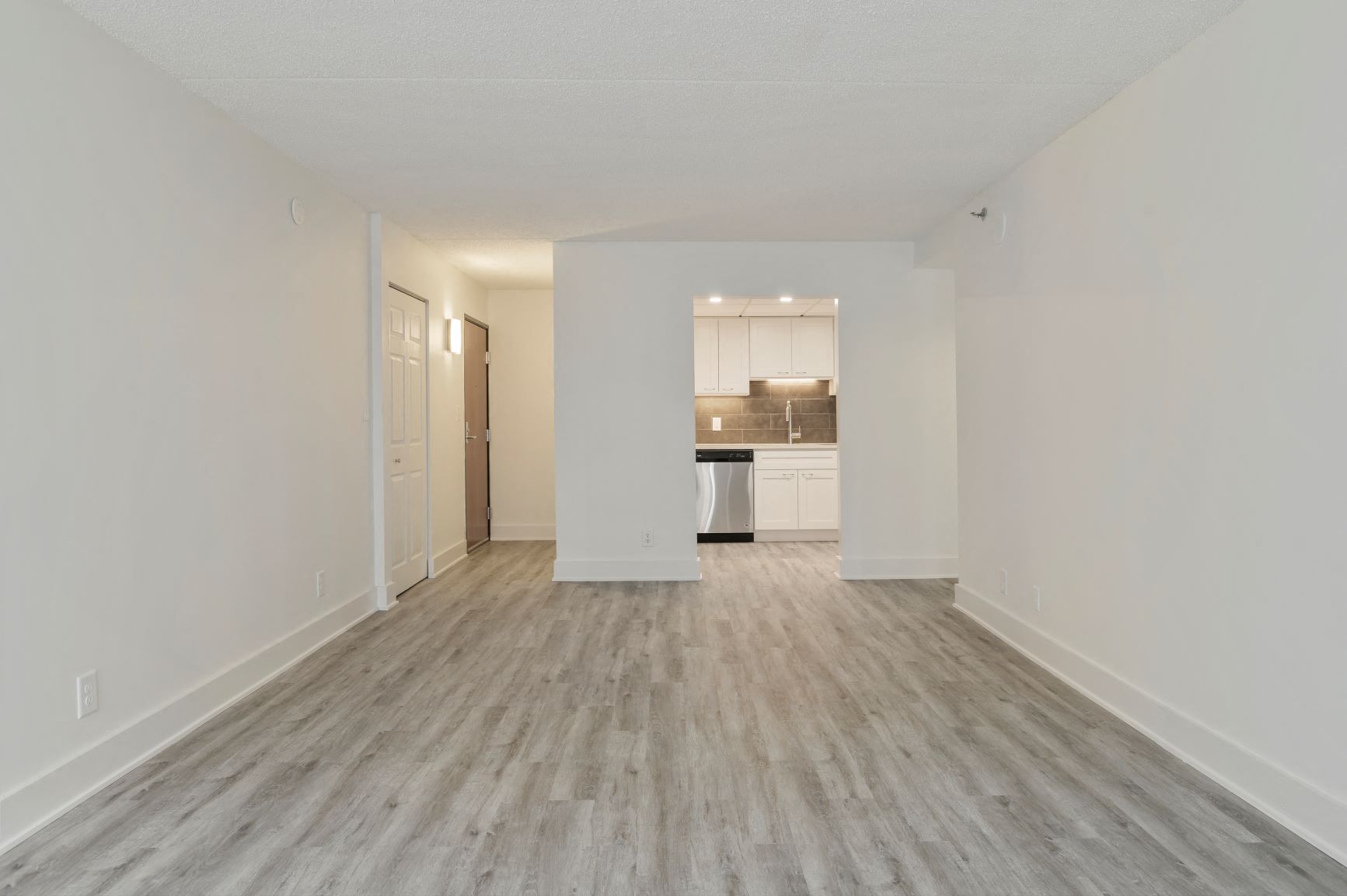 Lenox Club | Crystal City Arlington Apartments